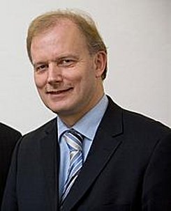 Herr  Michael Wenge